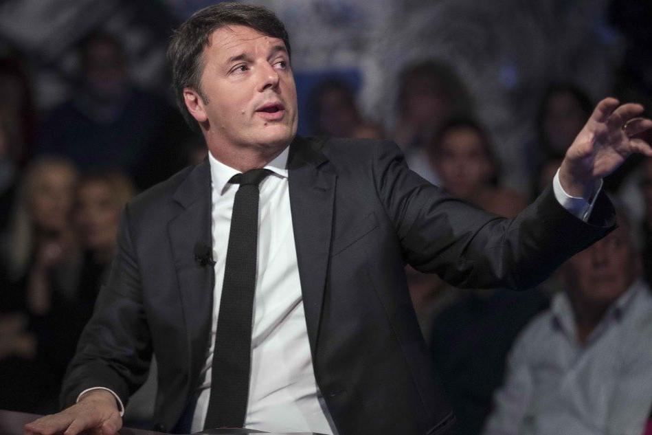 Pensioni d'oro, scontro tra Renzi e Di Maio
