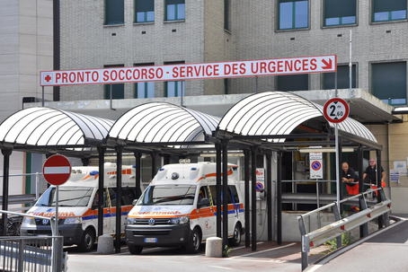 Il pronto soccorso dell'ospedale Parini di Aosta (Ansa)
