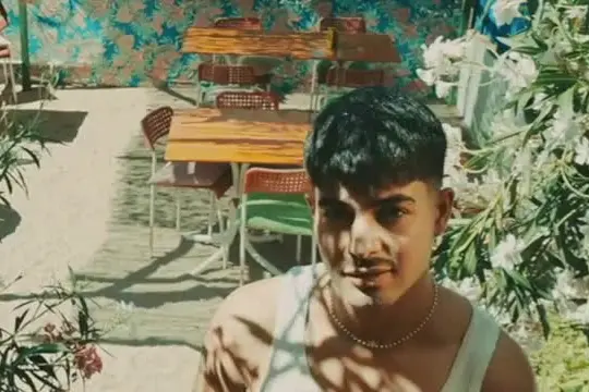 In anteprima il video di "Che male", il nuovo inedito di Lor3n