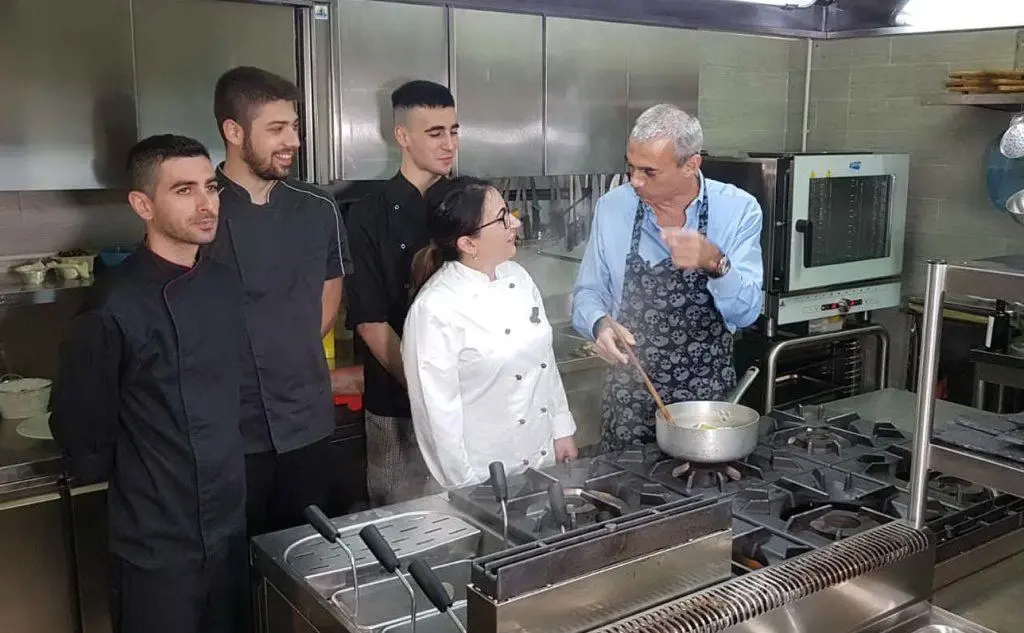 Emanuele Dessì ai fornelli del ristorante di Arborea protagonista su Sardegna Verde