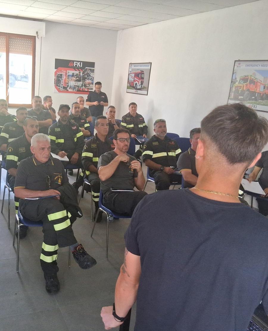 Dieci nuovi automezzi per i vigili del fuoco di tutta l’Isola