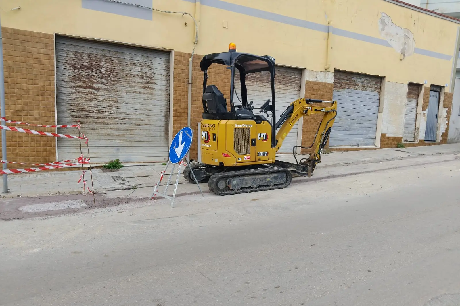 Uno dei cantieri in corso a Porto Torres (foto Pala)