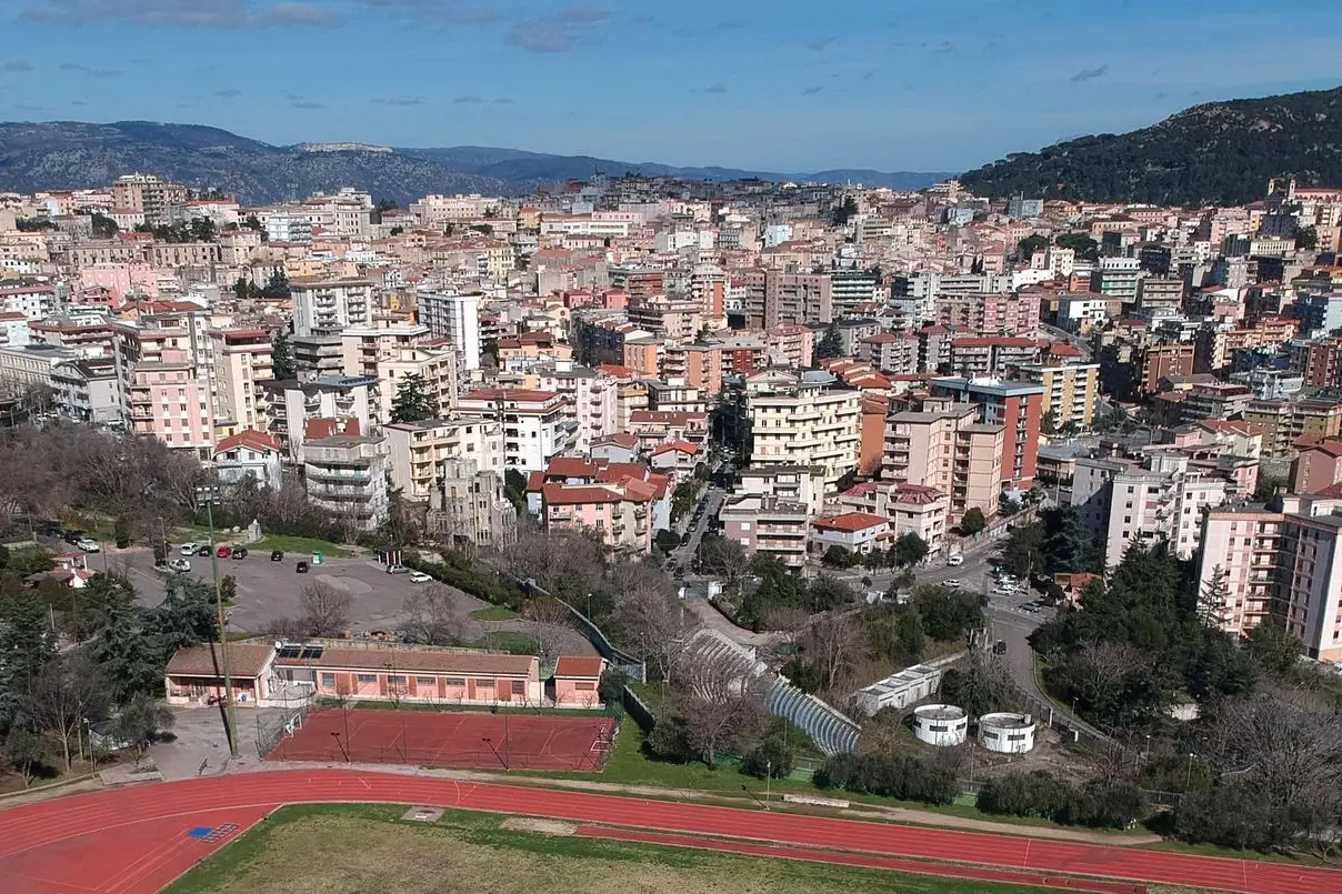 Una panoramica aerea della città di Nuoro (Gualà/L'Unione Sarda)