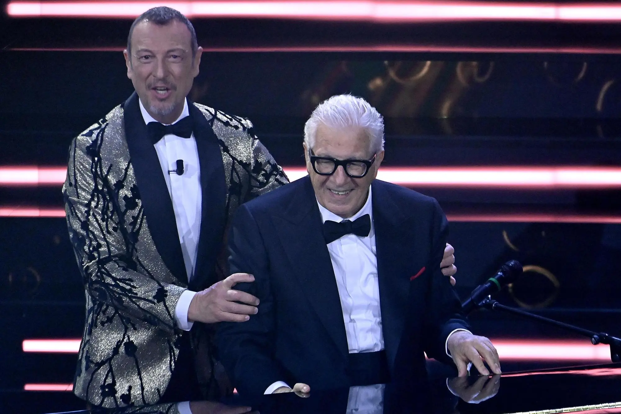 Peppino di Capri ospite a Sanremo nel 2023 (Ansa)