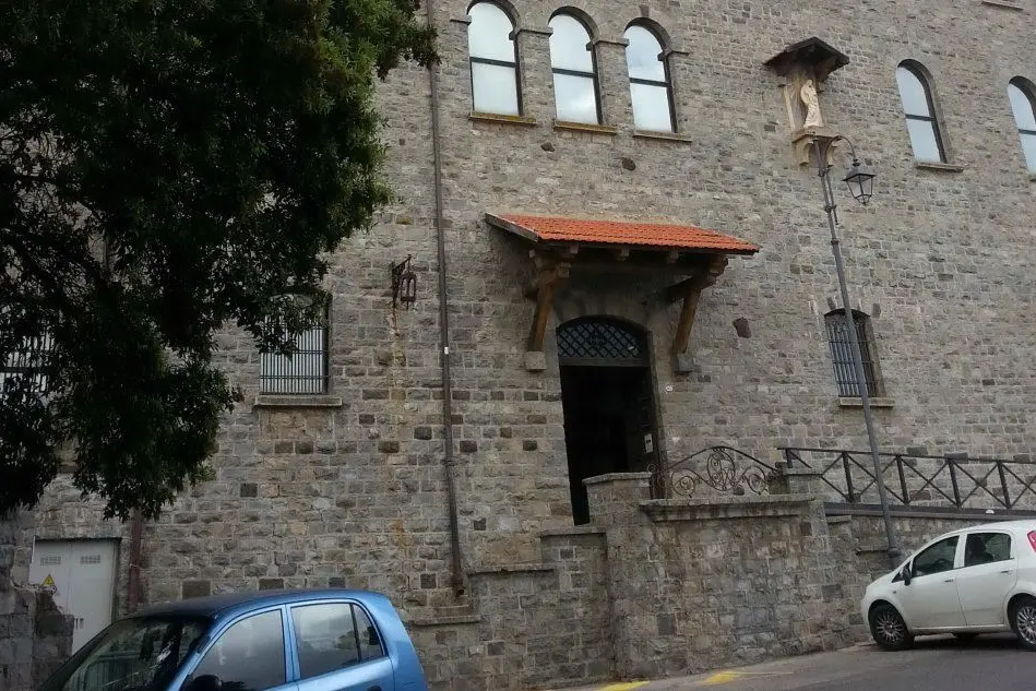 L'ex seminario teologico , dove saranno effettuati i tamponi (foto Pintus)