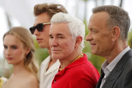epa09976987 (L-R) Olivia DeJonge, Austin Butler, Baz Luhrmann, and Tom Hanks attend the photocall for 'Elvis' during the 75th annual Cannes Film Festival, in Cannes, France, 26 May 2022. The festival runs from 17 to 28 May. EPA/GUILLAUME HORCAJUELO