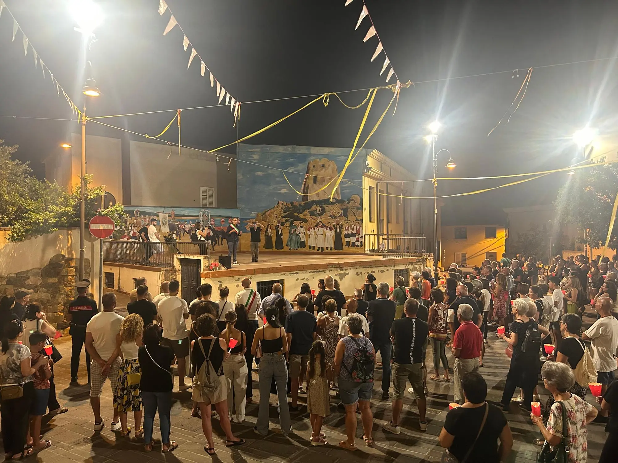 La folla sul sagrato (Secci)