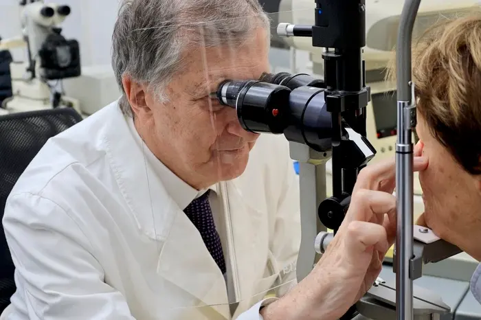 Visita oculistica (foto Ansa)