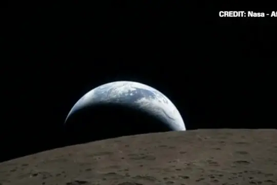 Spettacolari foto della Terra scattate dall'equipaggio di Artemis II