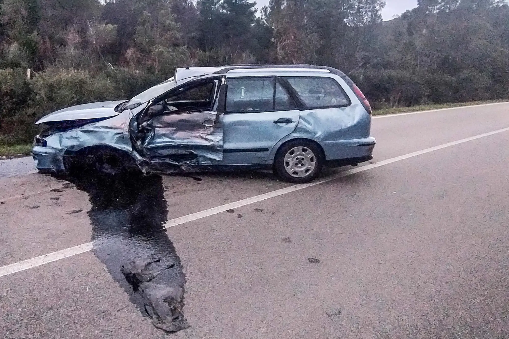 Un'auto coinvolta nell'incidente (Angelo Cucca)