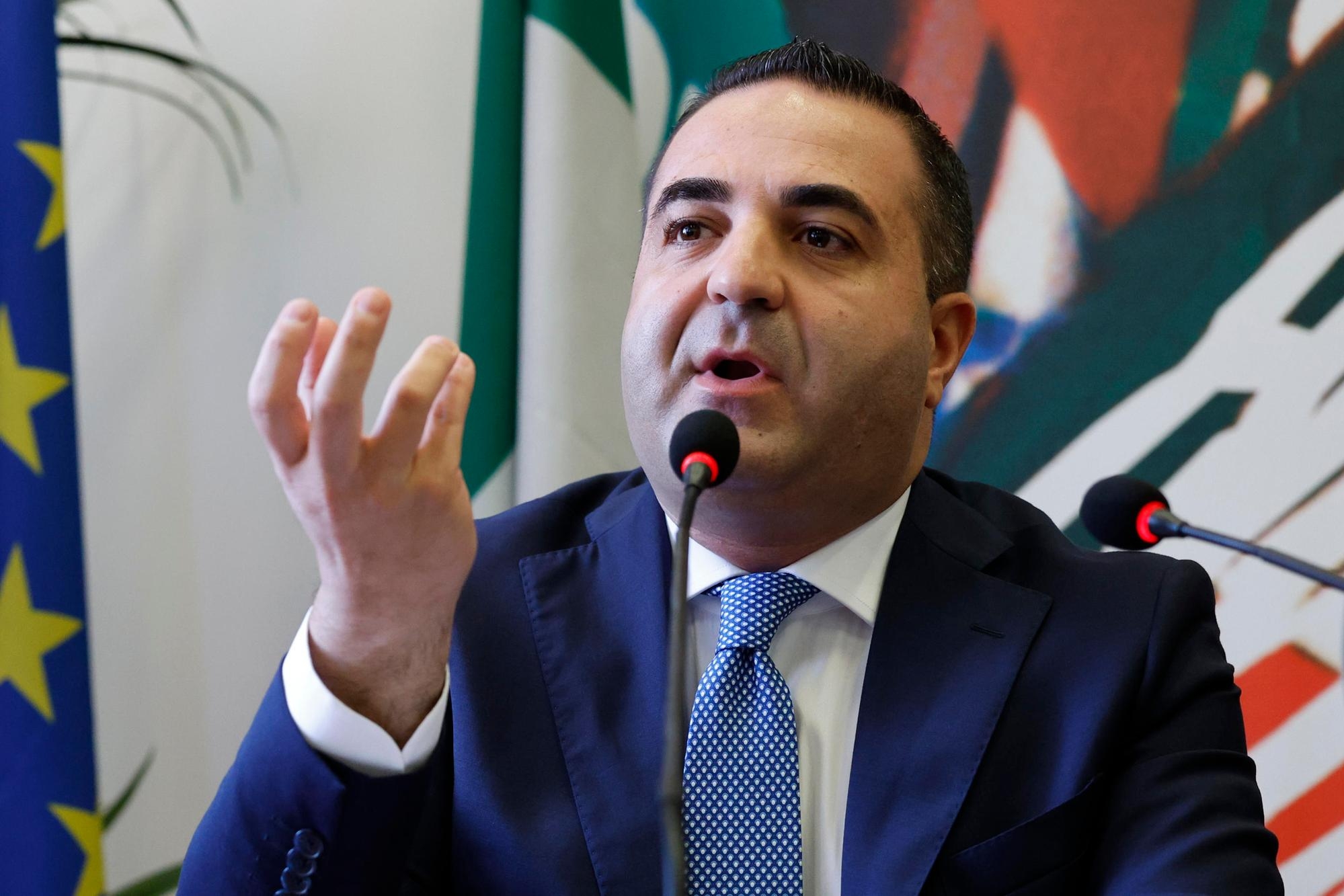 Tre spari contro l’ufficio di Francesco Cannizzaro, deputato di Forza Italia