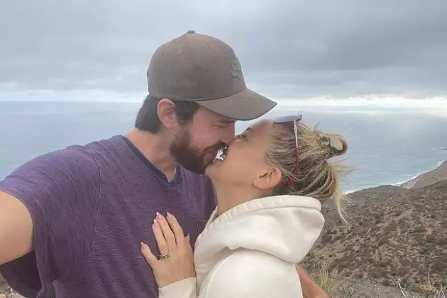 Kate Hudson e il fidanzato Danny Fujikawa (foto Instagram)