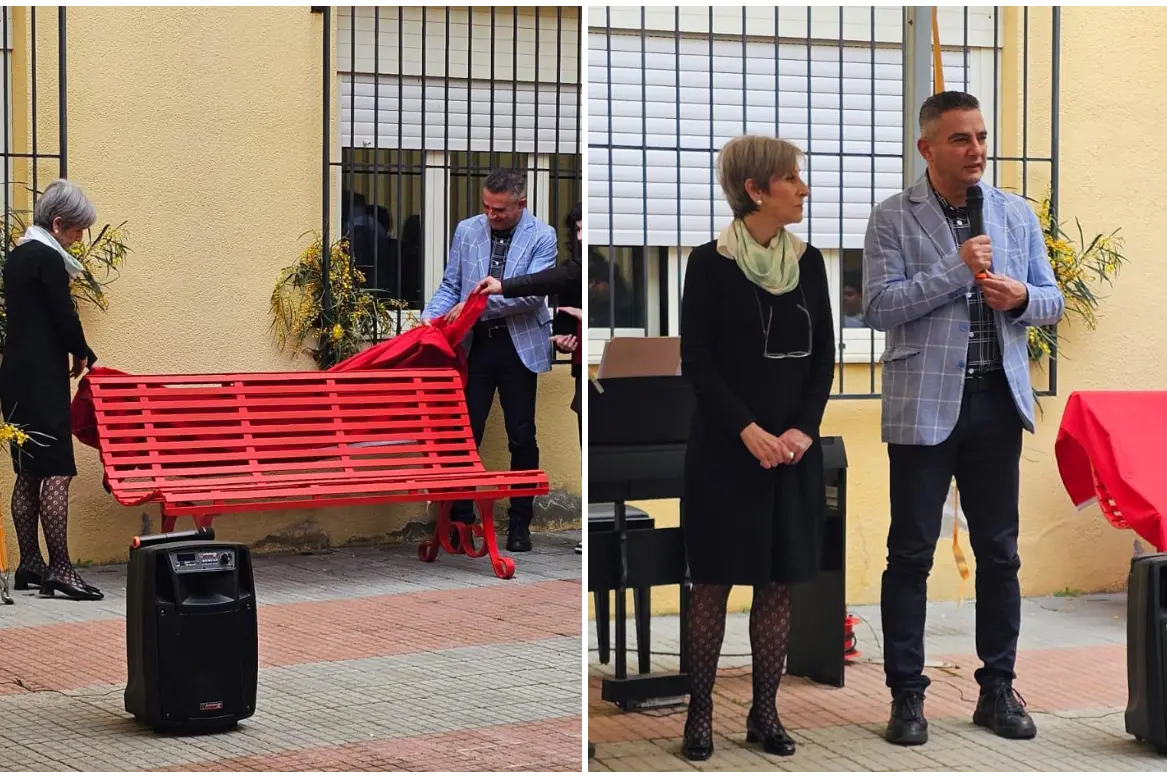 La consegna della panchina rossa (foto Serreli)