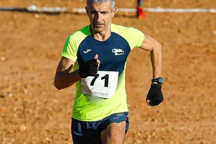 Un atleta dell'ASD Atletica Sinnai (foto Antonio Serreli)
