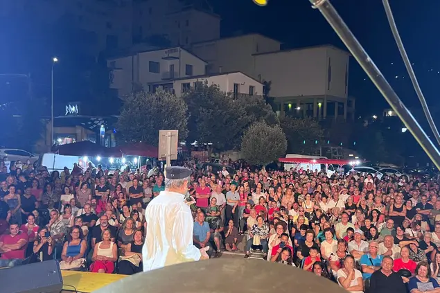 Benito Urgu in piazza per la festa di Maria Ausliatrice a Lanusei (foto concessa)
