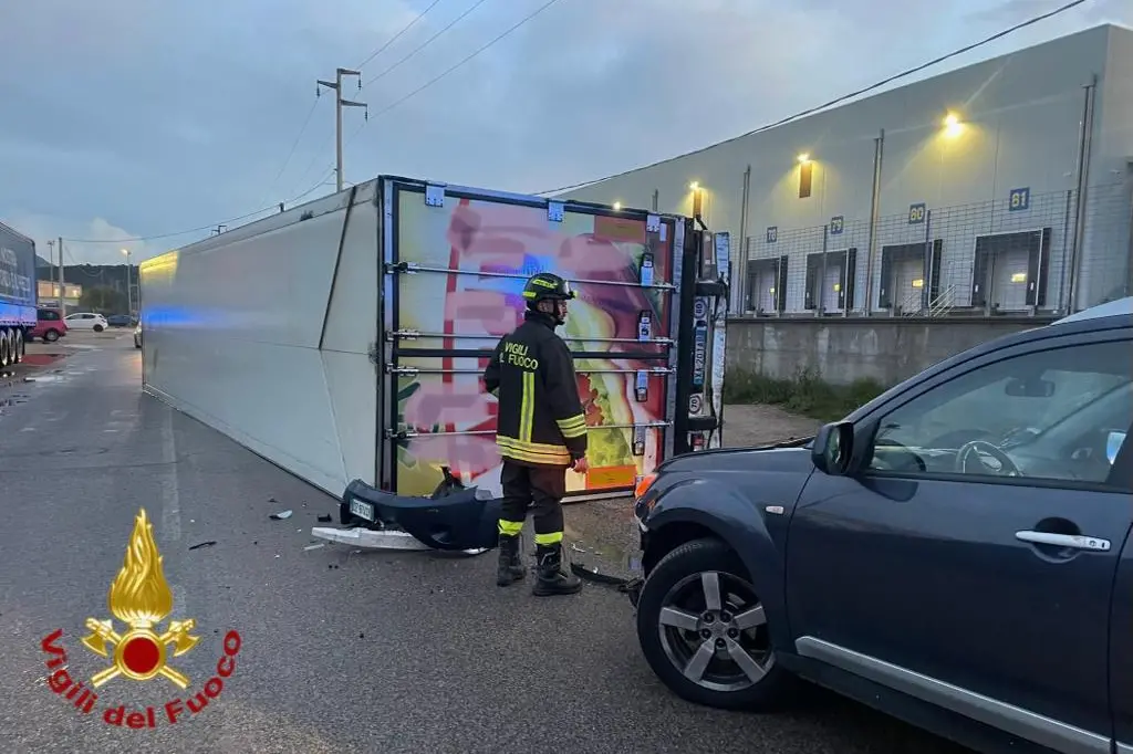 L'incidente (foto Vigili del fuoco)