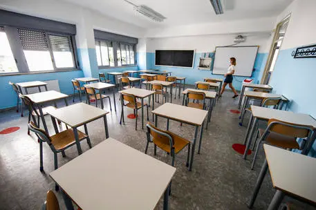Un'aula (Ansa - Frustaci)