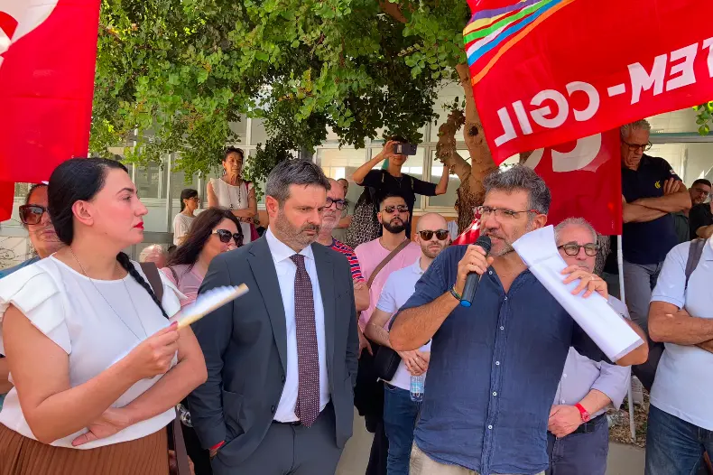 «Esclusi dall’assemblea sulla Chimica verde»: Porto Torres, la rabbia dei lavoratori