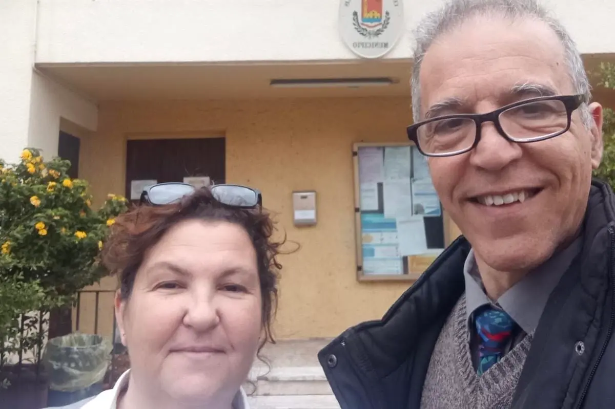 Andrea Atzori assieme alla candidata Irene Erdas (foto Sara Pinna)