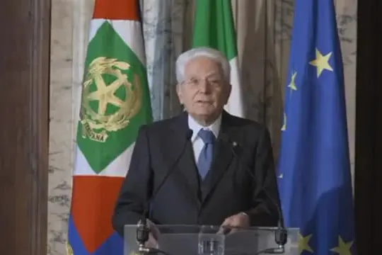 Lavoro, Mattarella: la questione salariale non può essere elusa