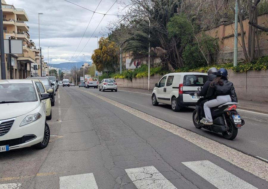 Trincea viale Marconi, automobilisti furiosi