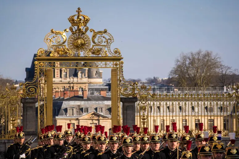 La Reggia di Versailles (Ansa)