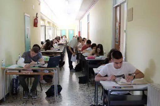 Istat: il 60% degli italiani tra i 25 e i 64 anni ha un diploma