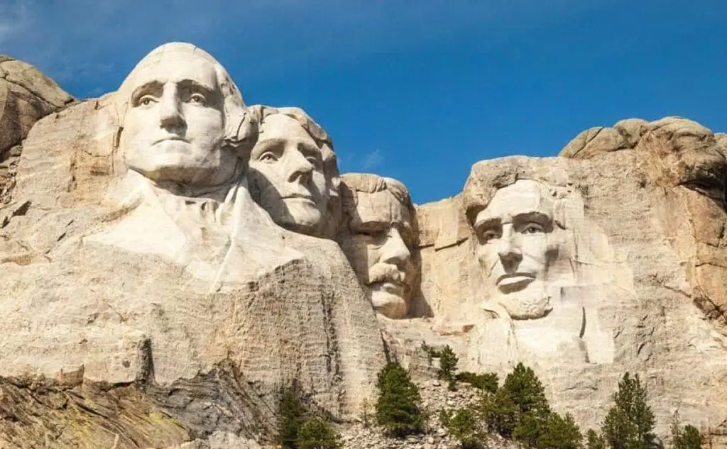 Il monumento ai 4 presidenti (foto Serusi)