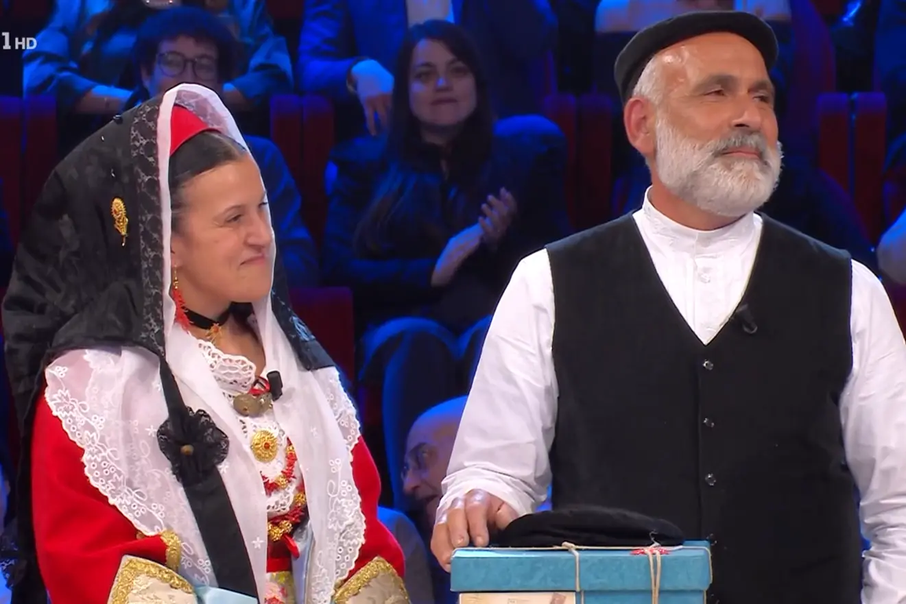 Alessandro e la moglie Flaminia (frame da video)