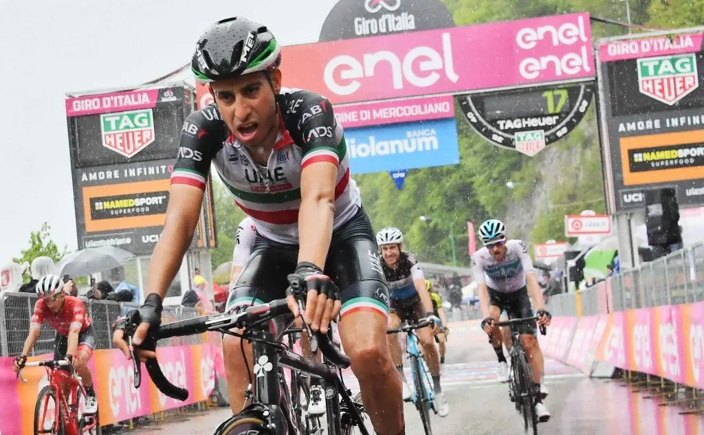 Fabio Aru affaticato al Giro d'Italia del 2018 (Archivio L'Unione Sarda)