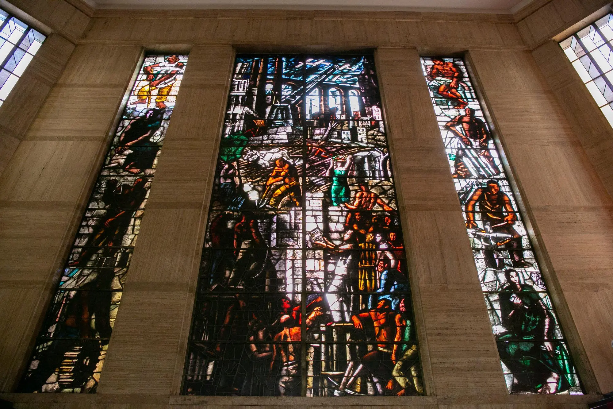 La vetrata di Sironi (foto Mimit)