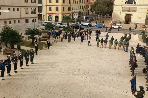 La cerimonia in piazza Umberto I (foto Pala)