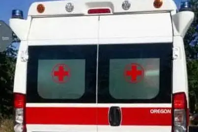Un'ambulanza (archivio L'Unione Sarda)
