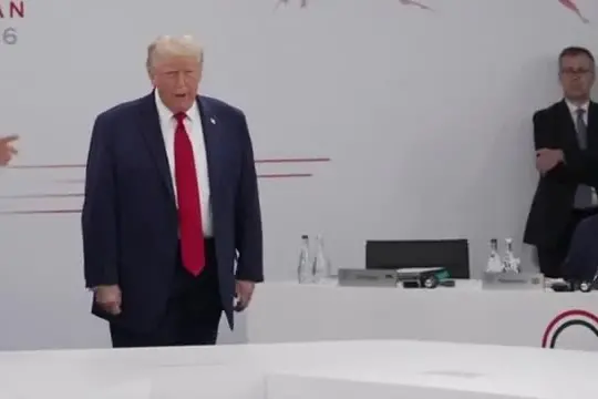 G7, Trump arriva alla riunione e dice: "Sono il boss"