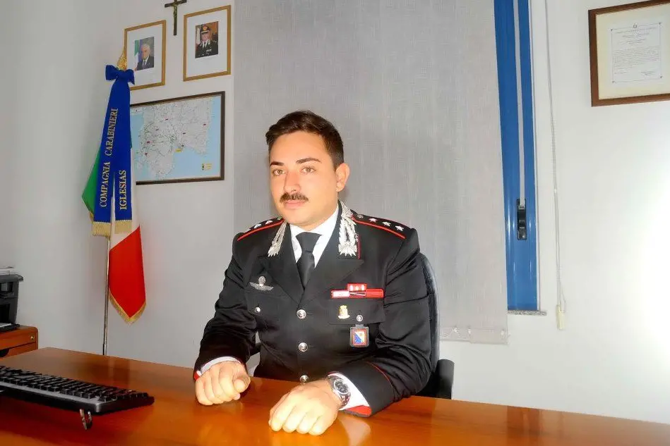 Il tenente Di Nuzzo (foto Angelo Cucca)