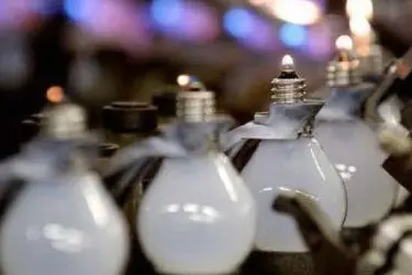 Lampadine in una fabbrica