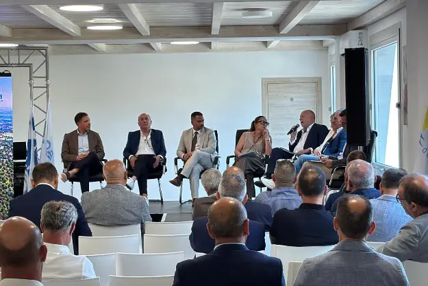 La tavola rotonda a Ozieri (foto concessa)