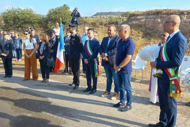 I sindaci di Porto Torres e Ozieri alla cerimonia della strage di Chilivani (foto concessa)