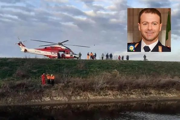 Il luogo del dramma (foto Ansa) e, in alto a destra, il poliziotto Domenico Zorzino (foto Equilibrio Sociale)