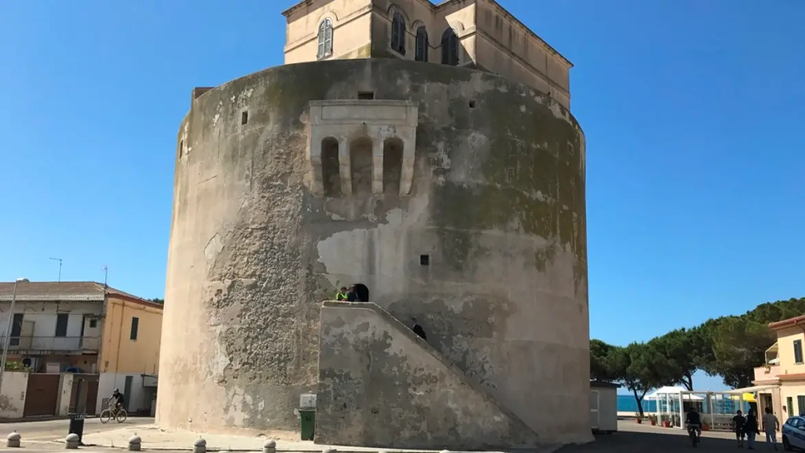 https://immagini.unionesarda.it/version/c:OWFjNmIxZjQtNjFkMy00:OWVjNmQ1YzYtZmZkMC00/image.webp?f=16:9