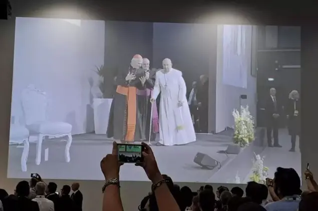 Papa Francesco a Trieste (Ansa)