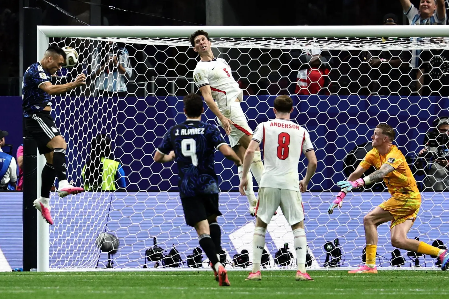 Lautaro Martinez segna il 2-1 (Foto: Ansa)