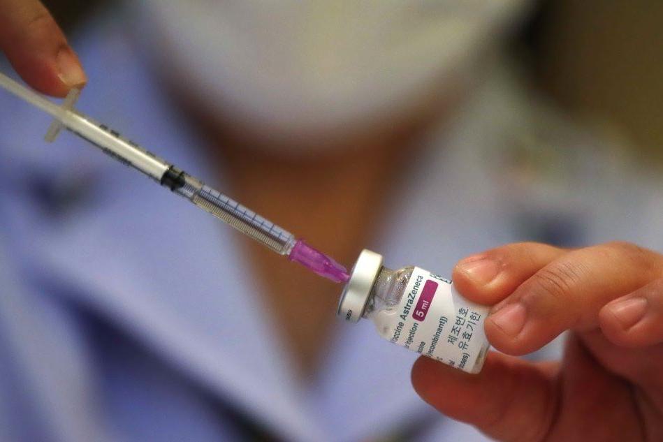 Vaccini AstraZeneca a Sassari: &quot;Malesseri ma nessuna reazione specifica&quot;