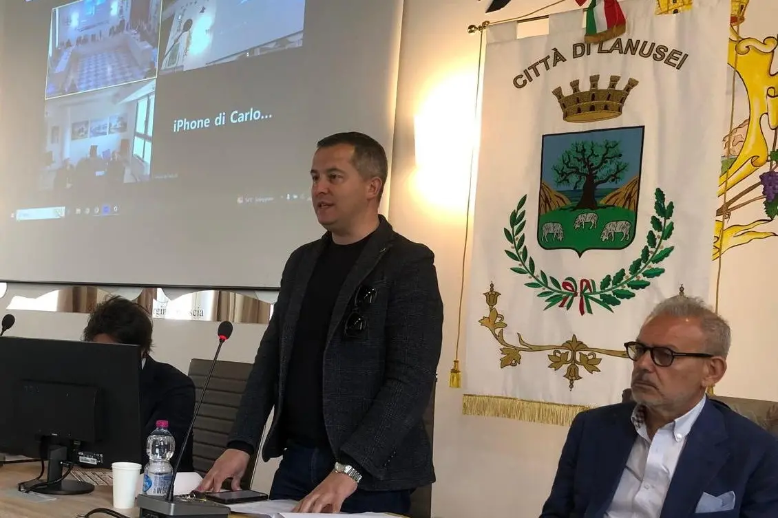 Da sinistra Marcello Ladu, sindaco di Tortolì, ed Elso Rei, presidente della Fondazione Trenino Verde (foto concessa)