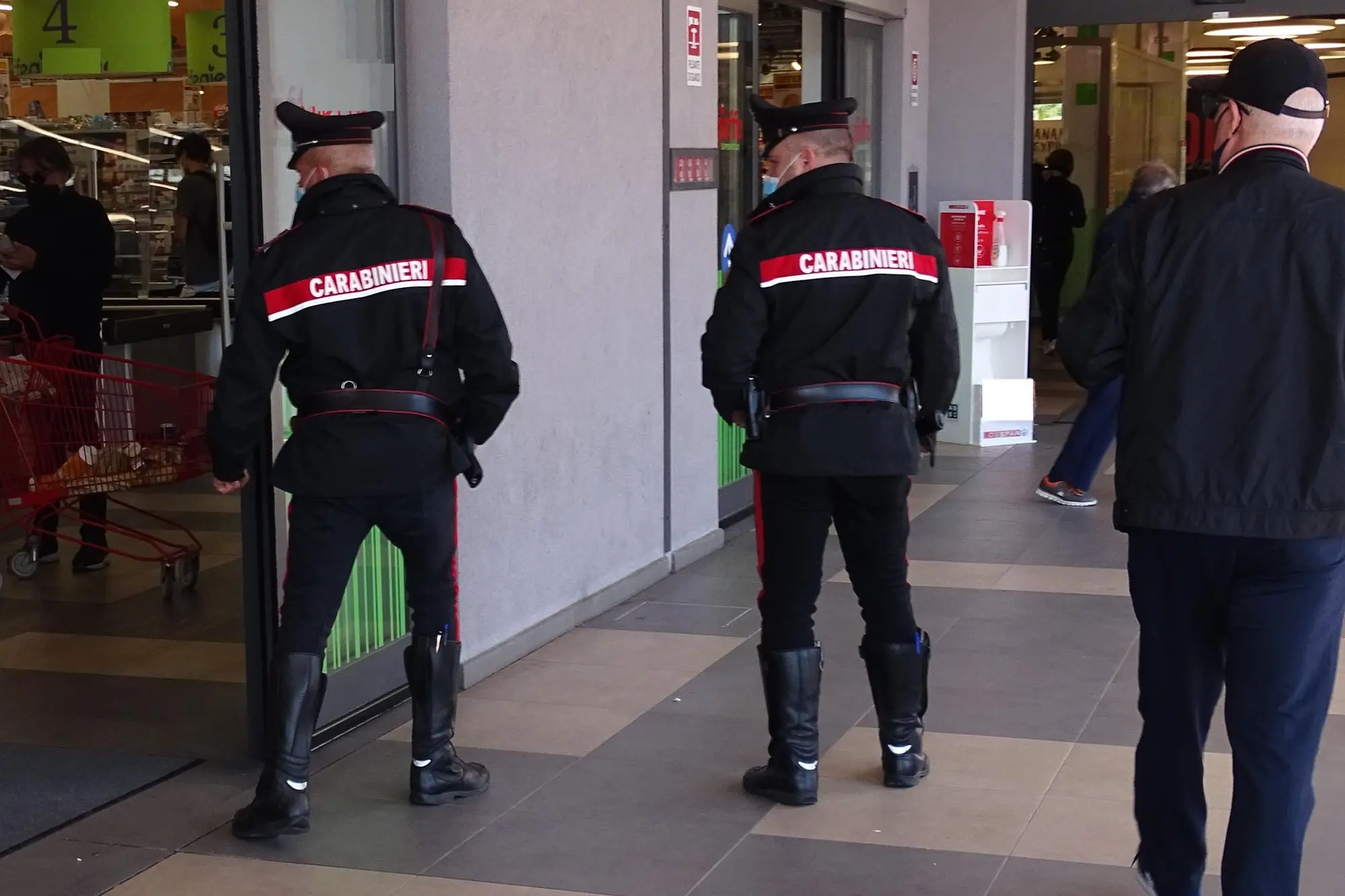 Taccheggio a San Sperate (foto Carabinieri)