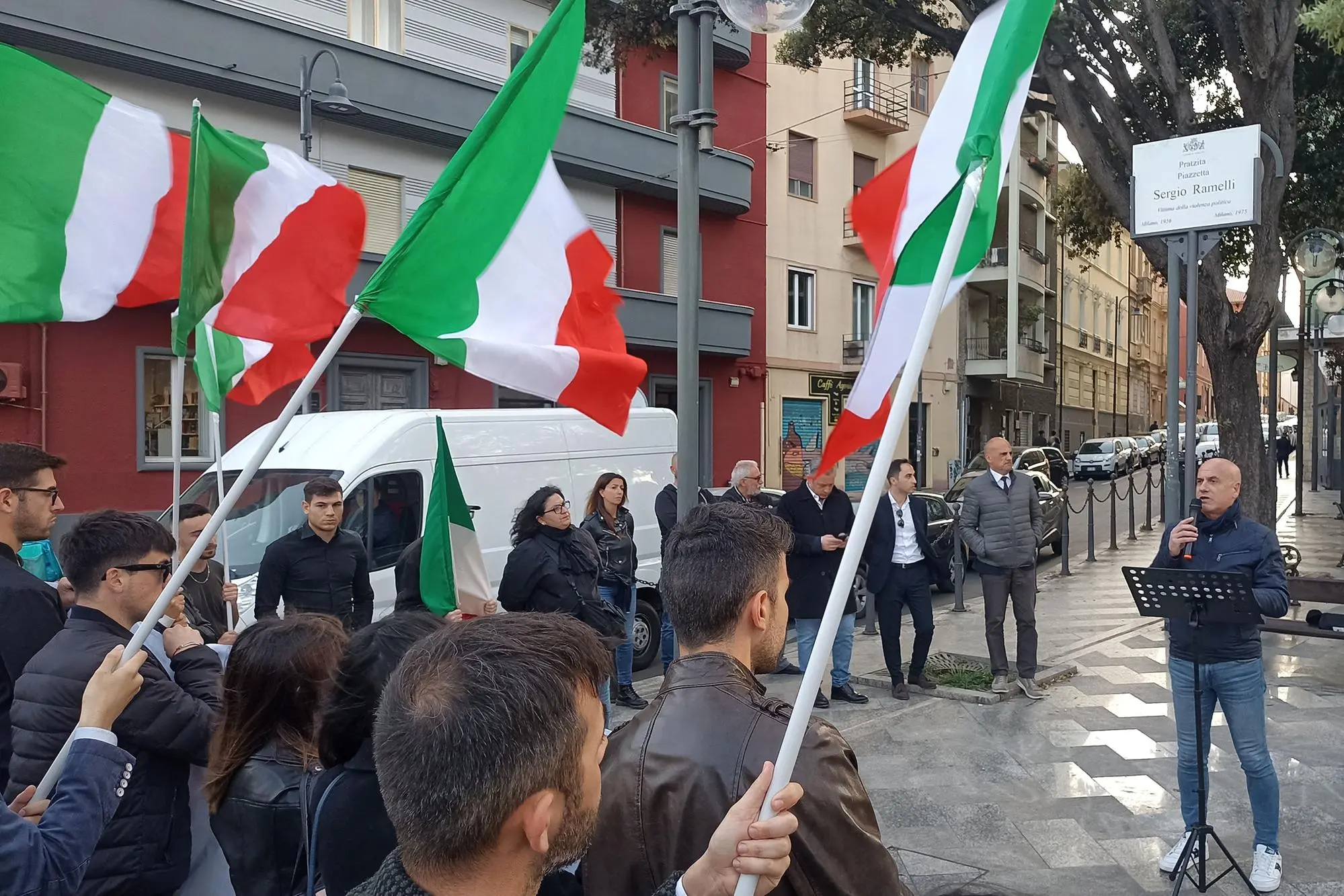 Una mnaifestazione in piazza Ramelli