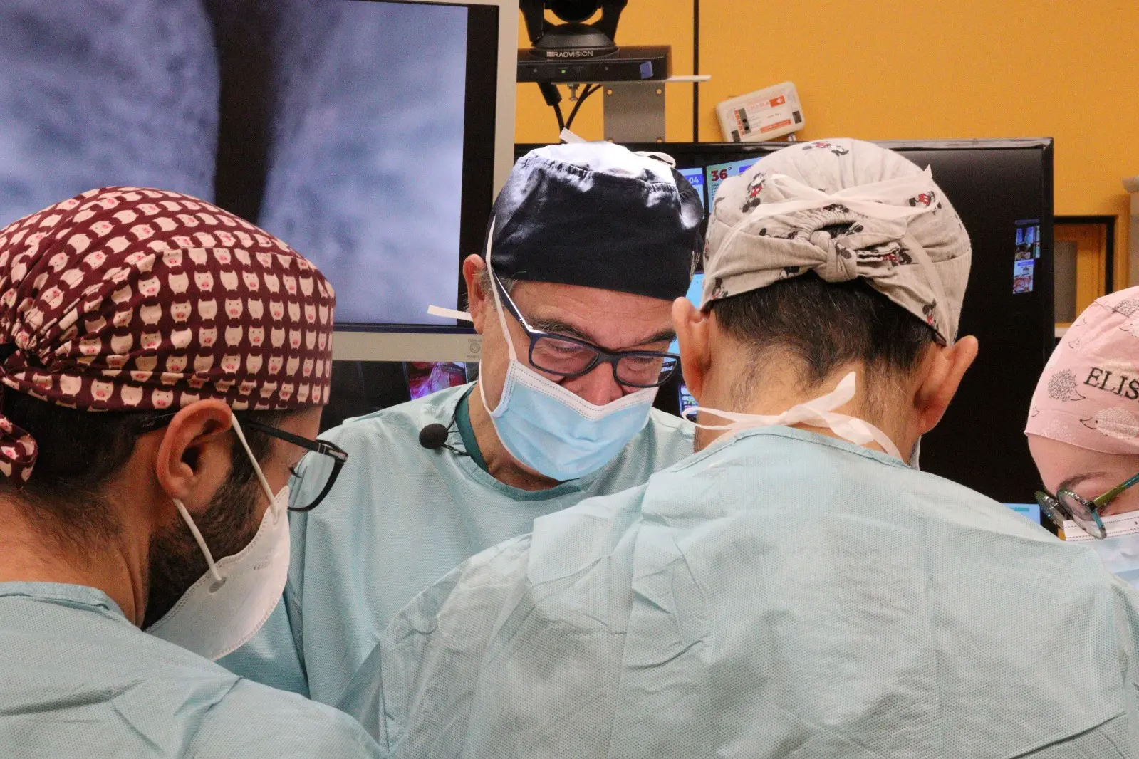 Il professor Calò durante l'intervento