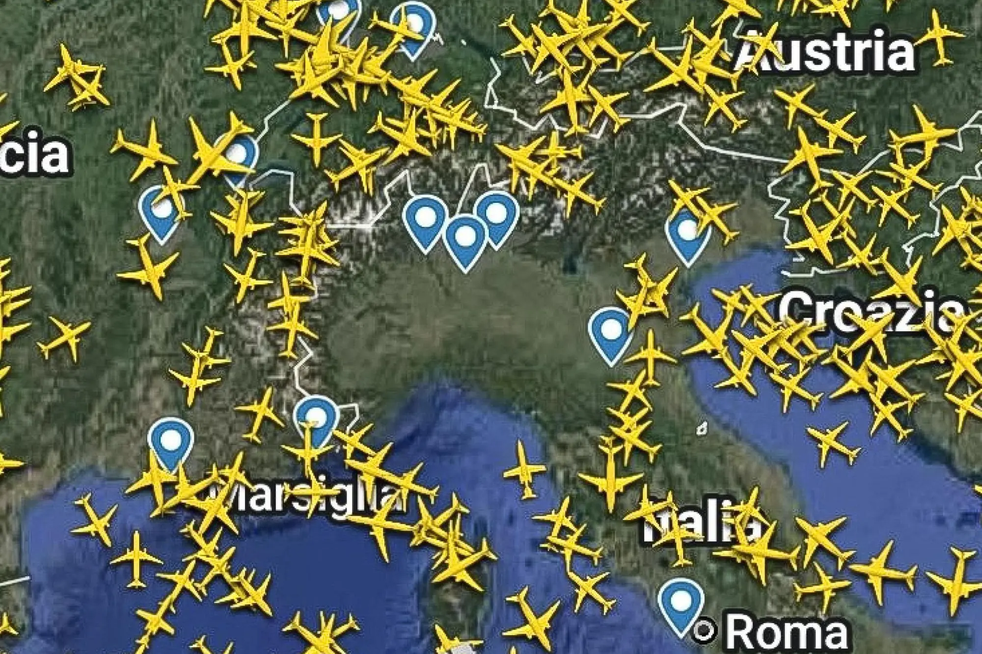 Lo stop ai voli negli aeroporti del nord