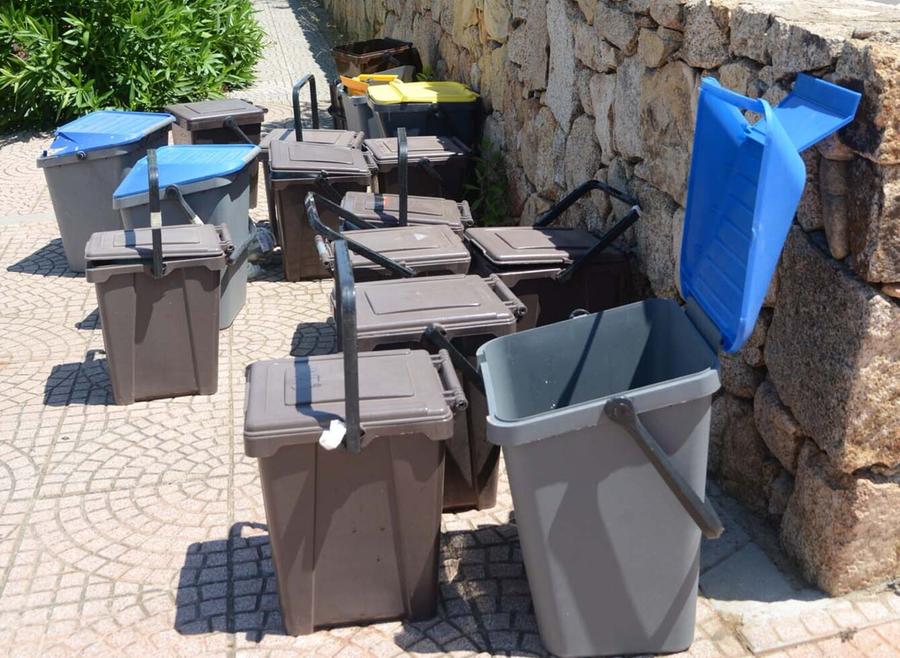 Nuovi mastelli con codice per la raccolta differenziata