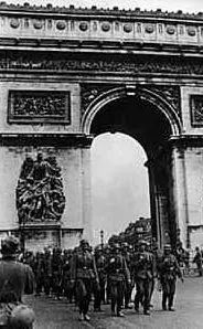 I nazisti conquistano Parigi